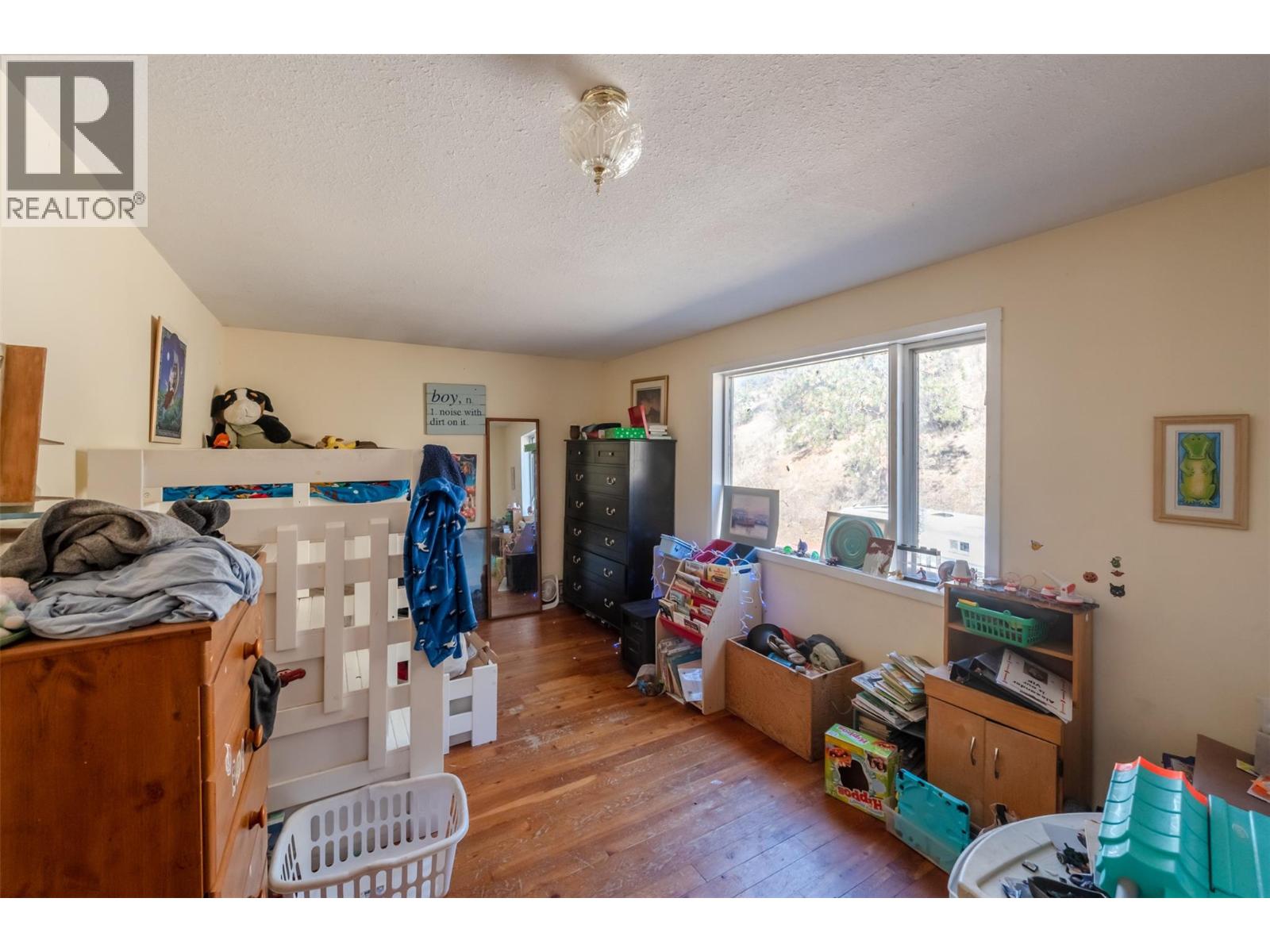 22797 Garnet Valley Road, Summerland