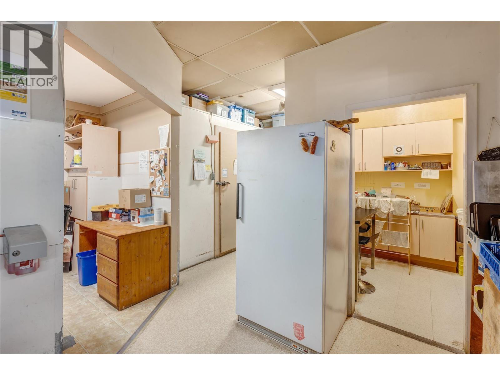 10110 Main Street, Summerland
