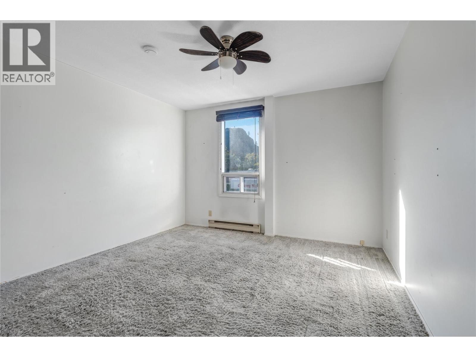 10110 Main Street, Summerland