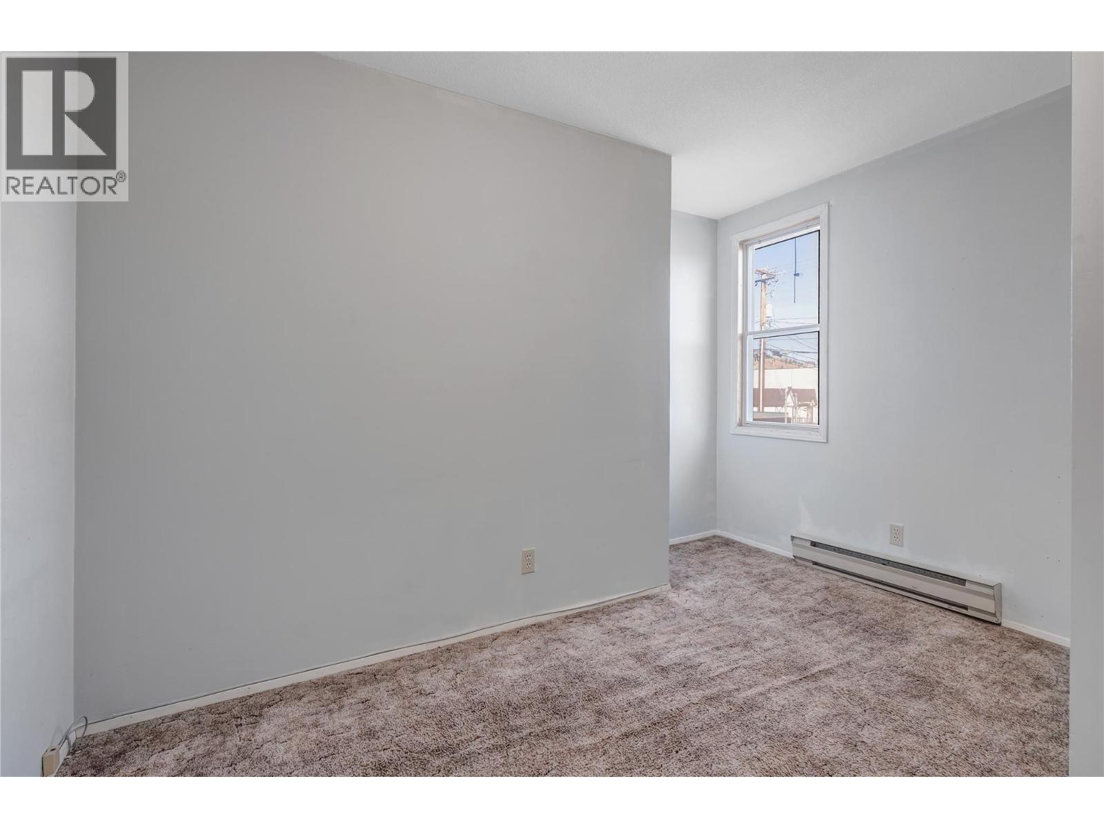 10110 Main Street, Summerland