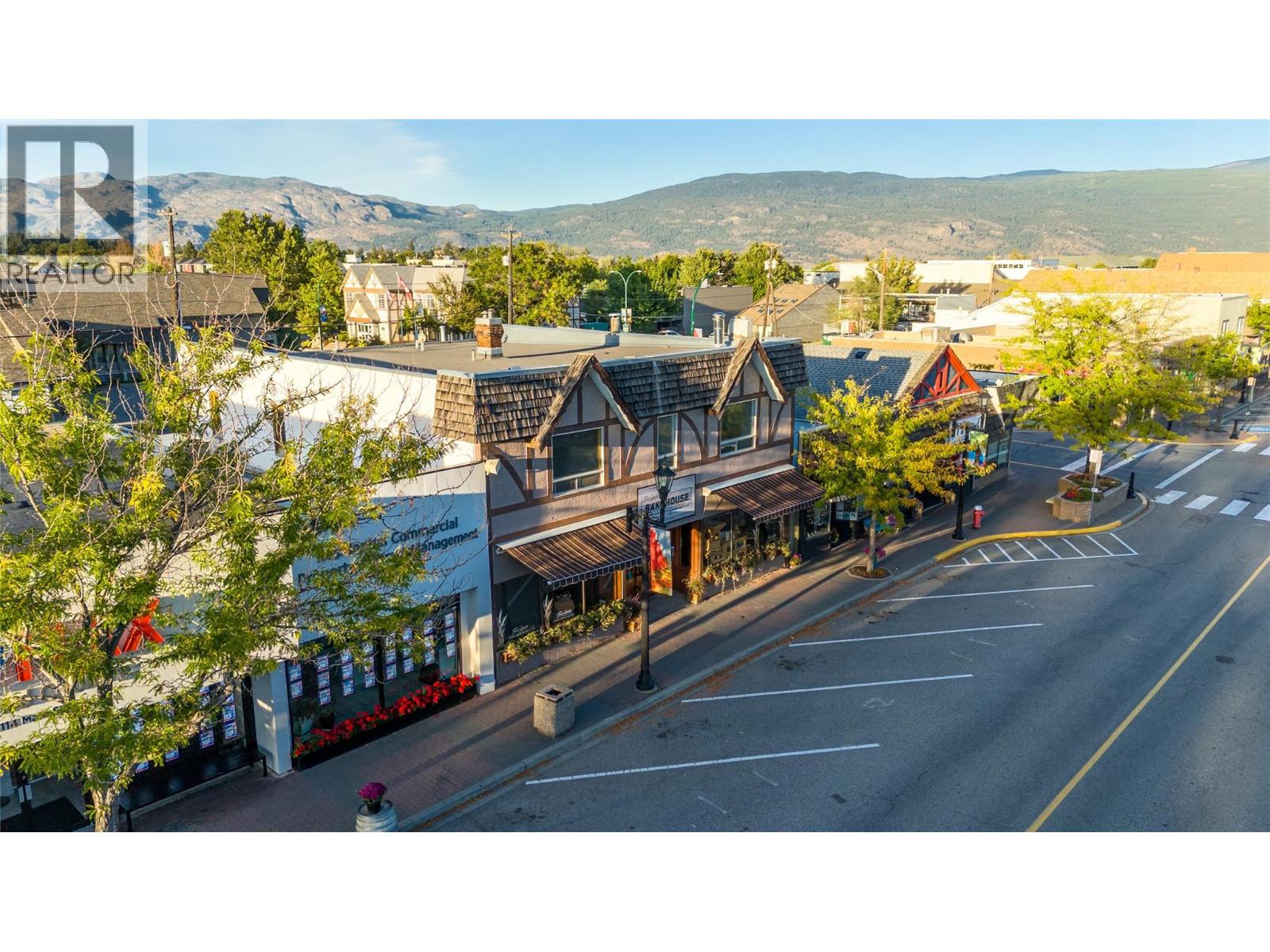 10110 Main Street, Summerland