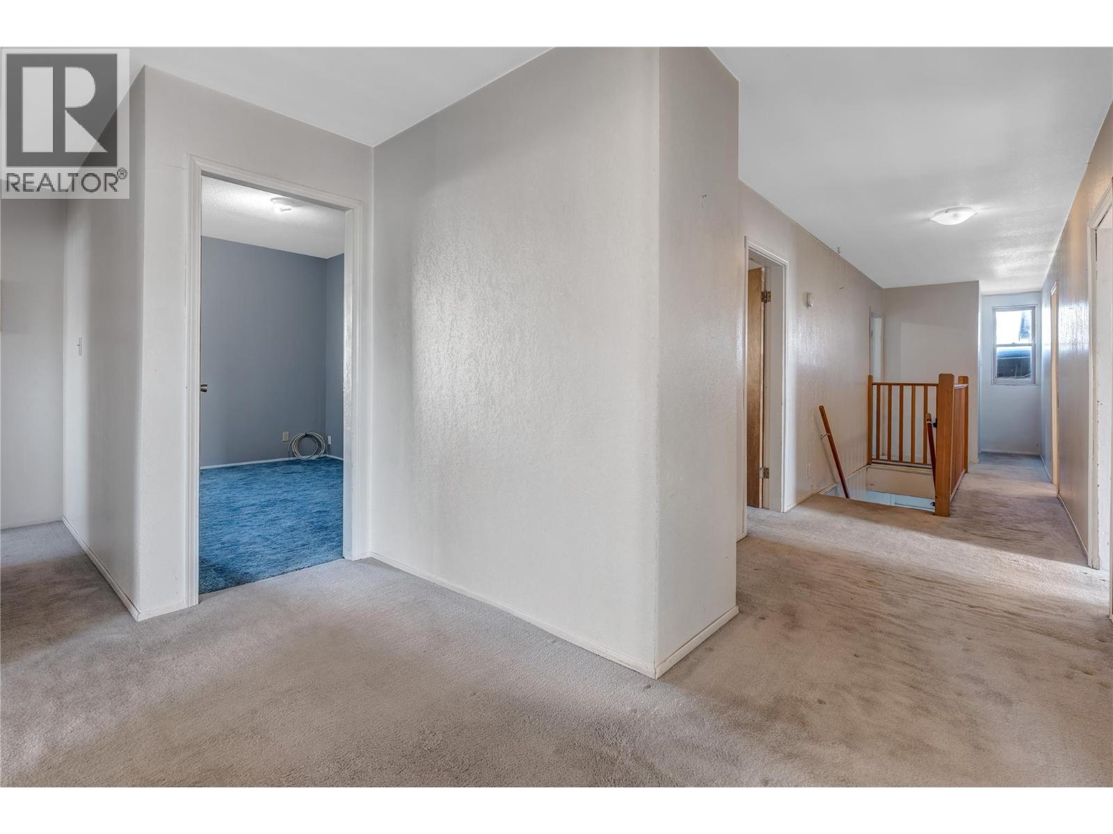 10110 Main Street, Summerland