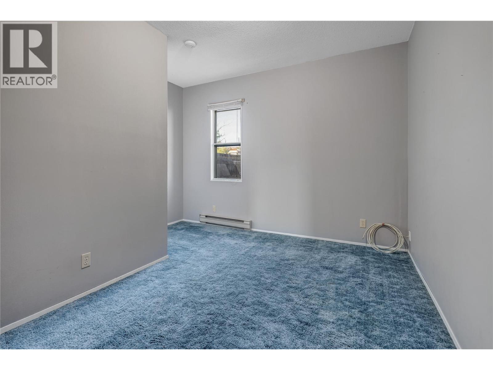 10110 Main Street, Summerland