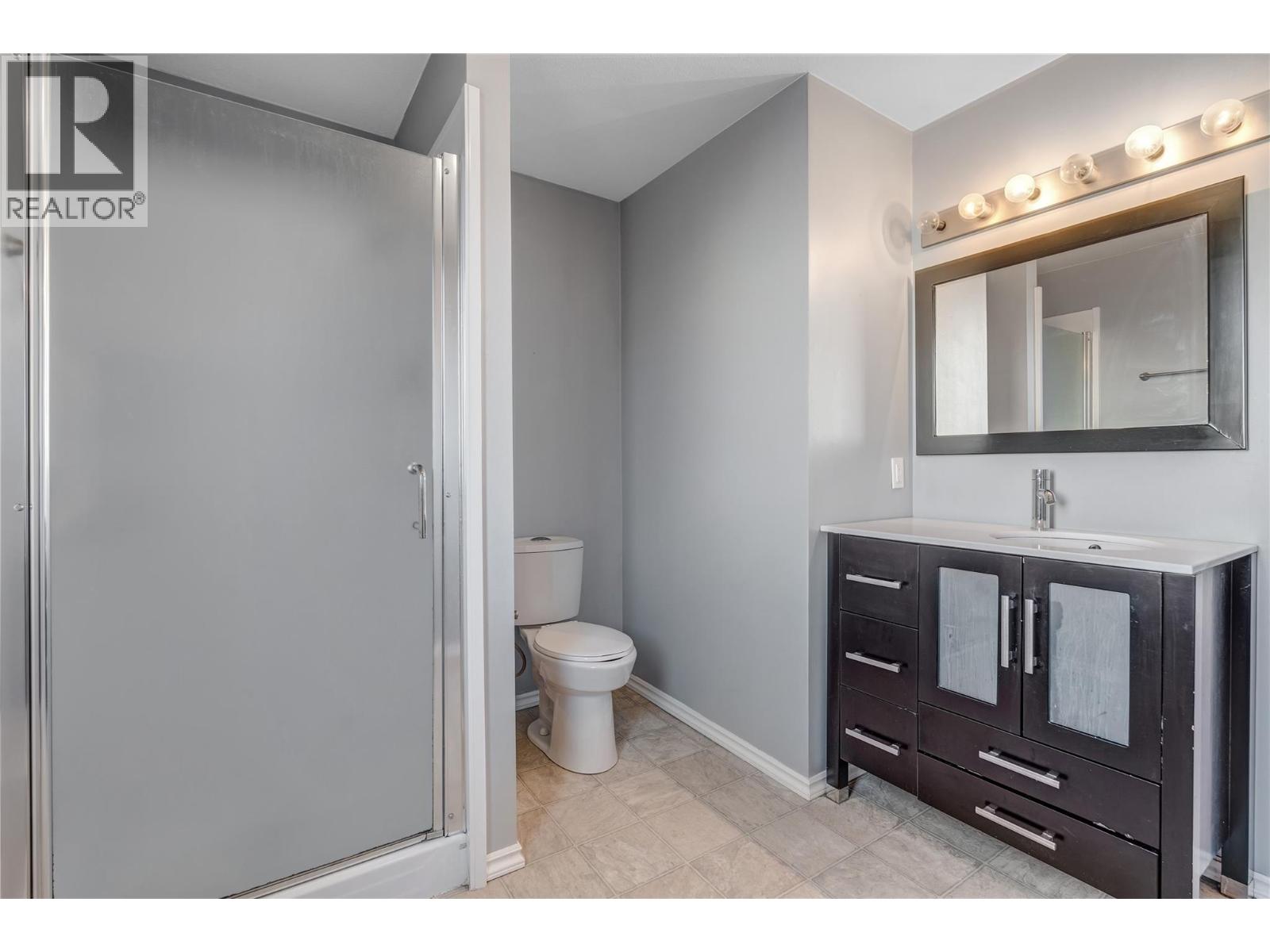10110 Main Street, Summerland