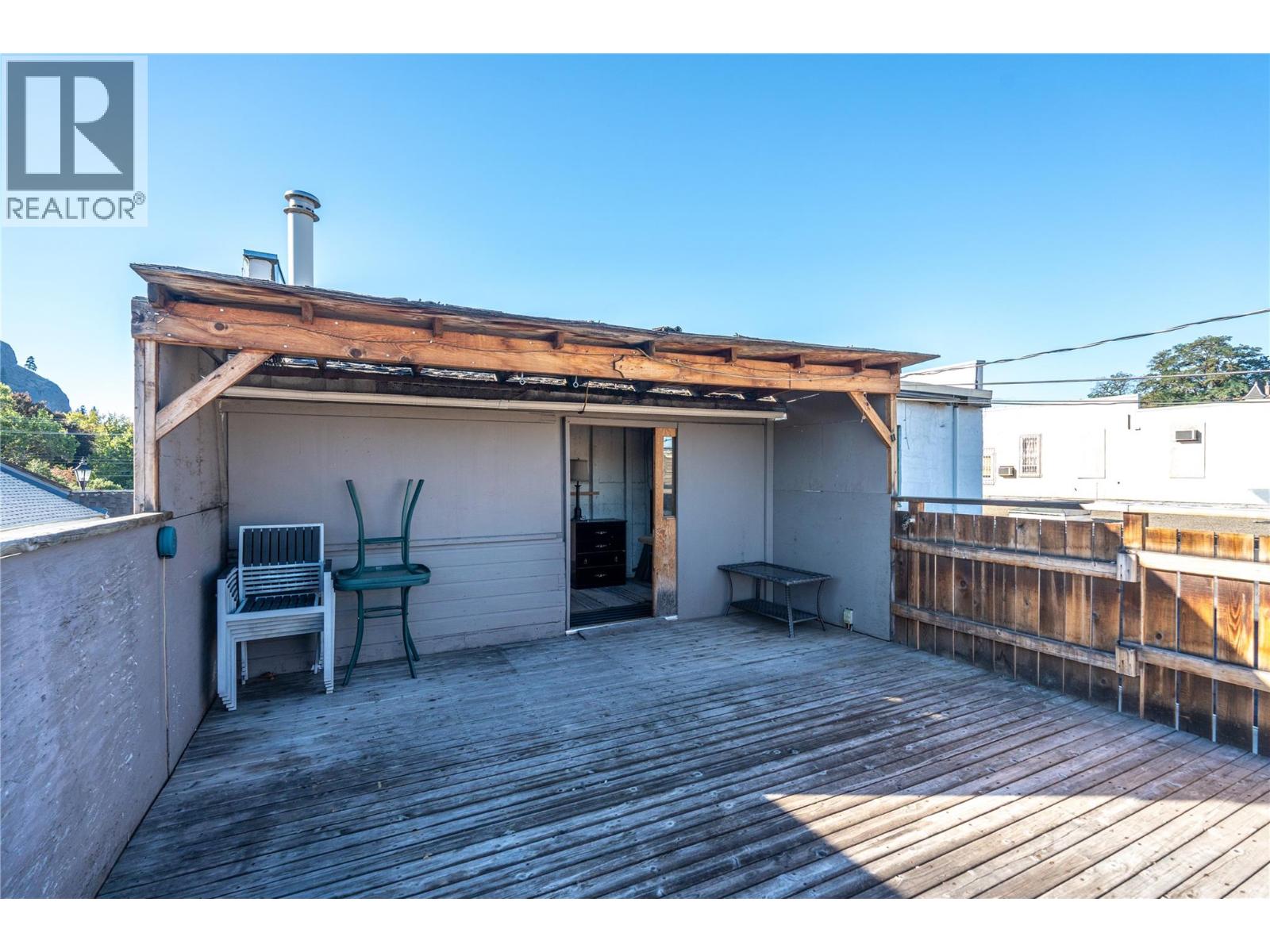 10110 Main Street, Summerland