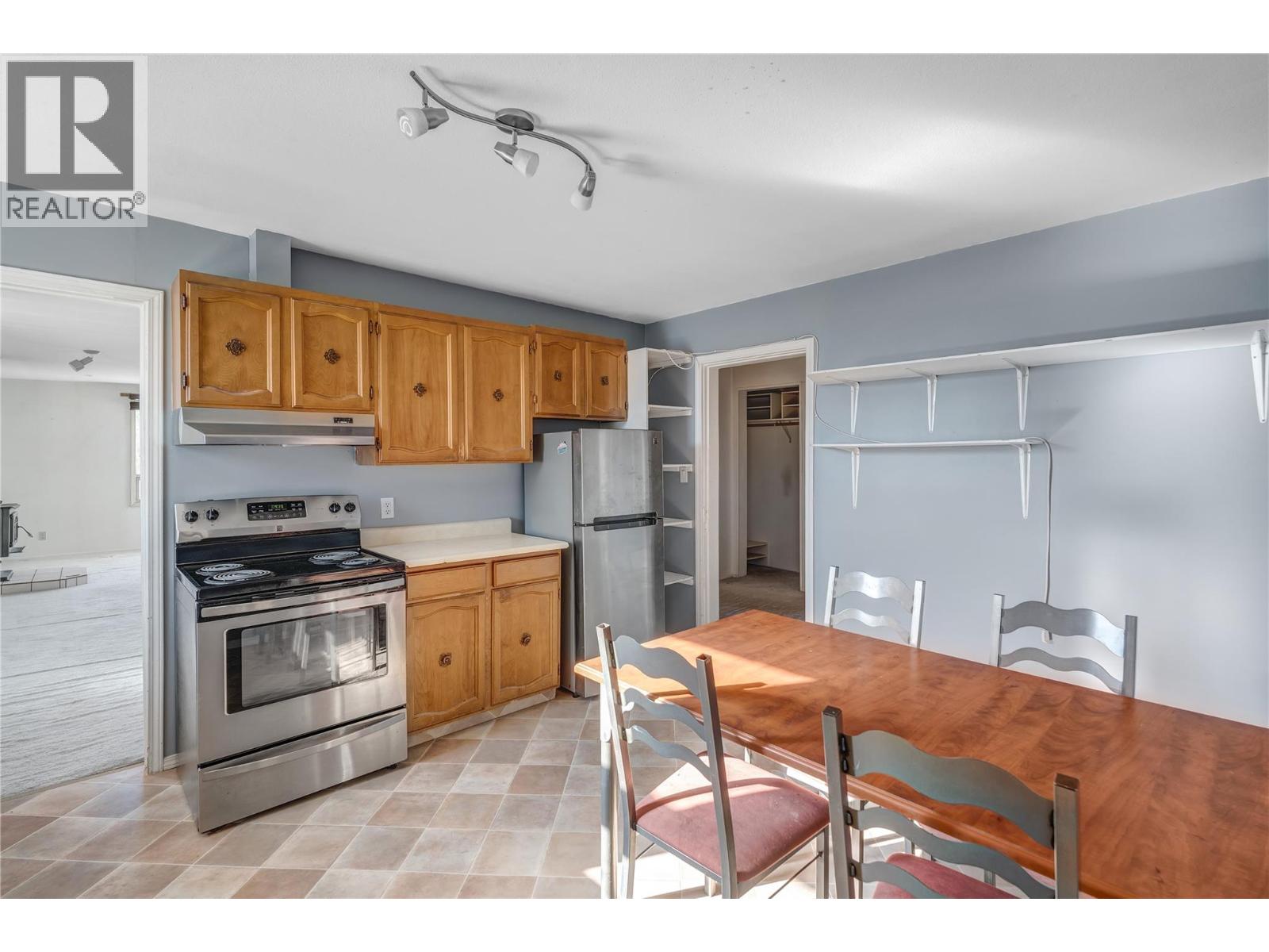 10110 Main Street, Summerland