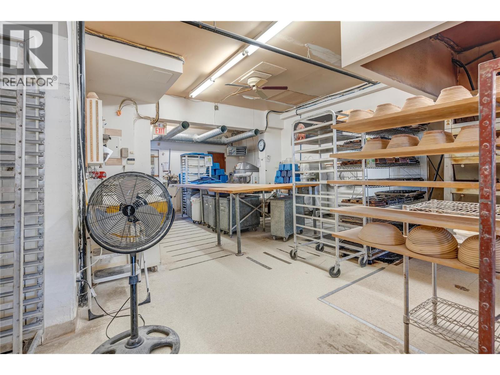 10110 Main Street, Summerland
