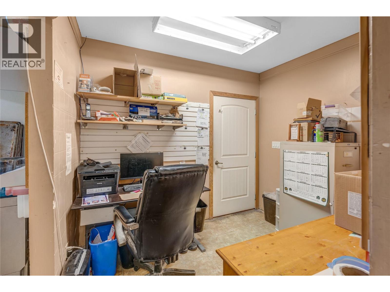 10110 Main Street, Summerland