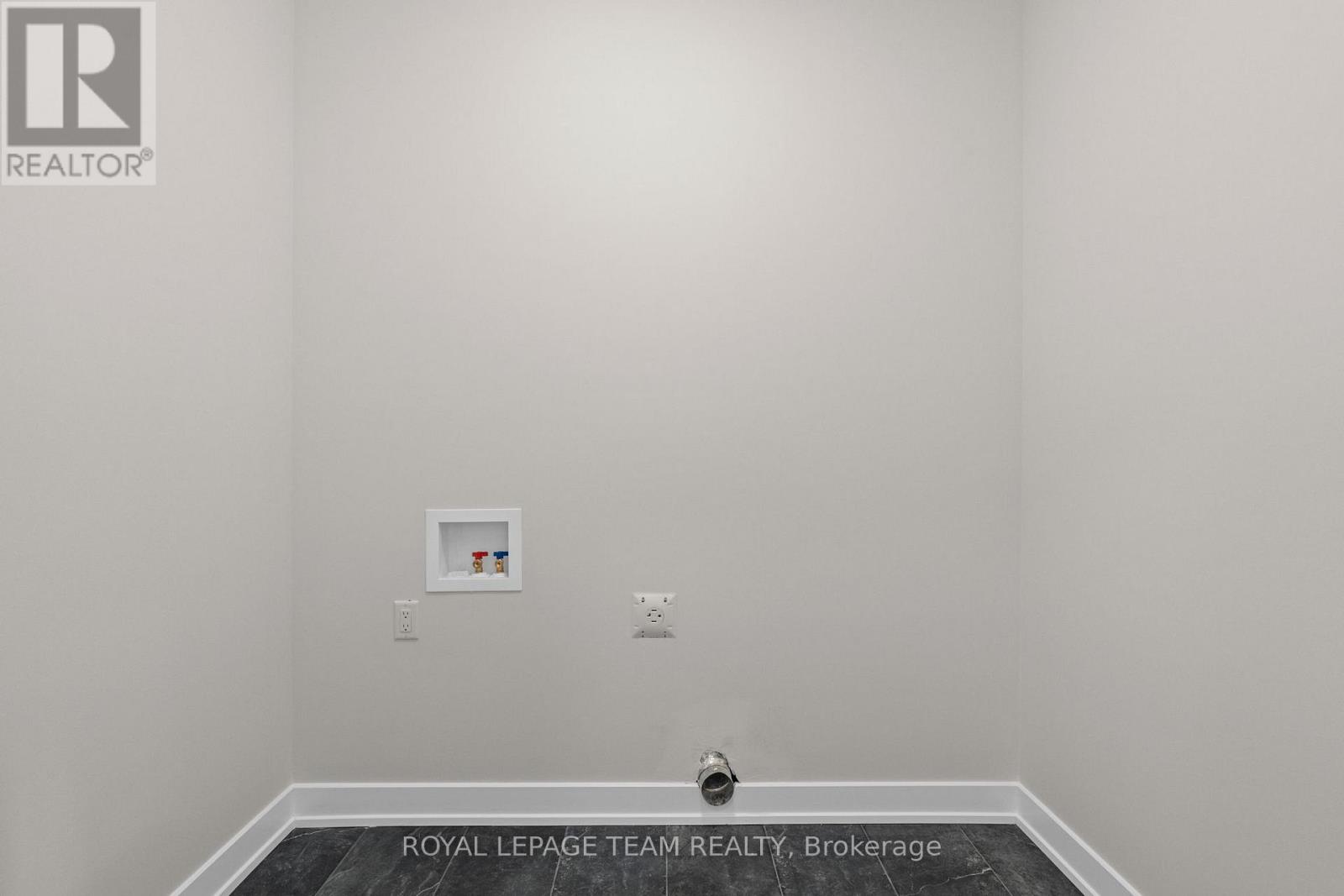 1070 TURNER DRIVE - 23