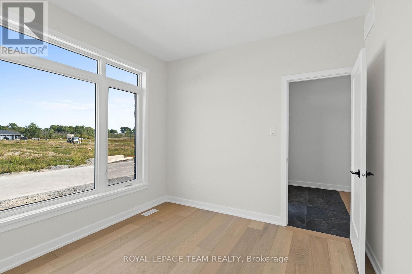 1070 TURNER DRIVE - 29