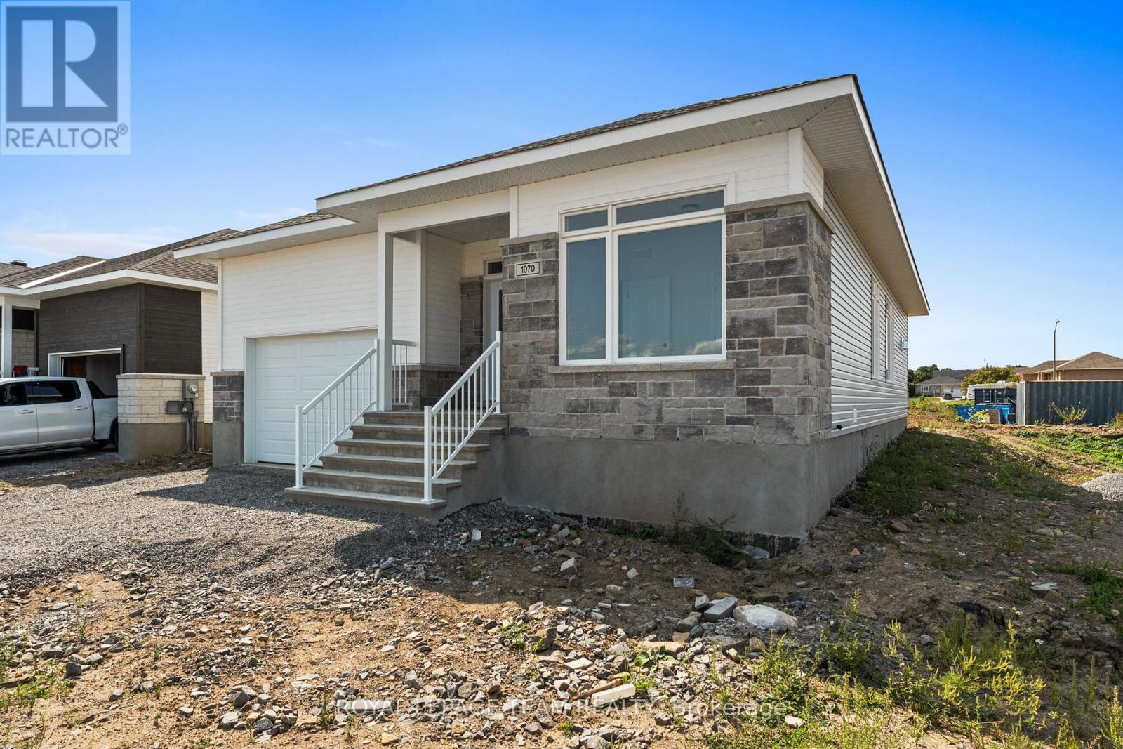1070 TURNER DRIVE - 3