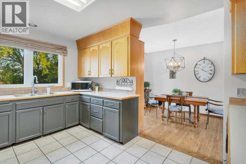 5436 53 Avenue, Lacombe