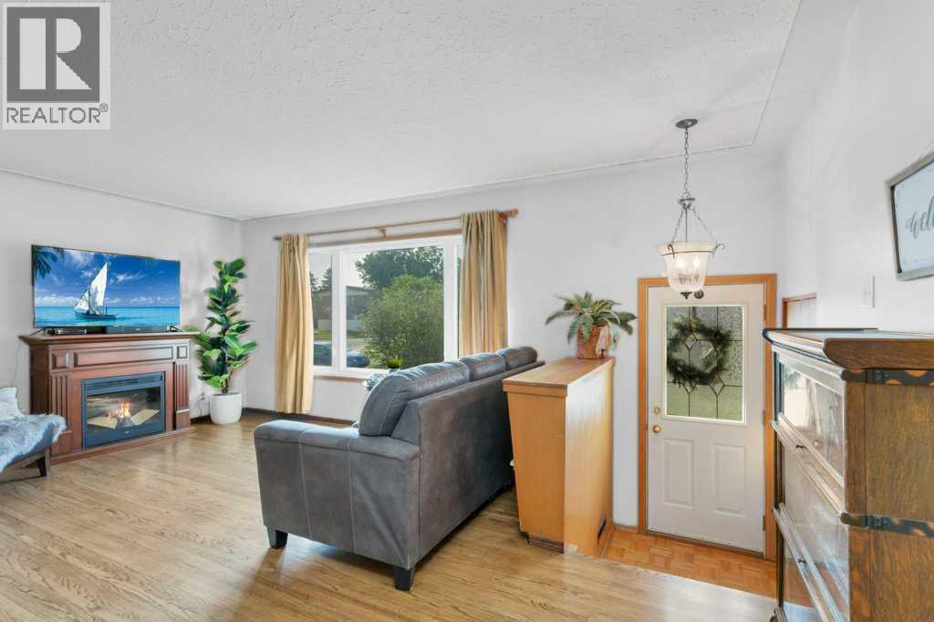 5436 53 Avenue, Lacombe