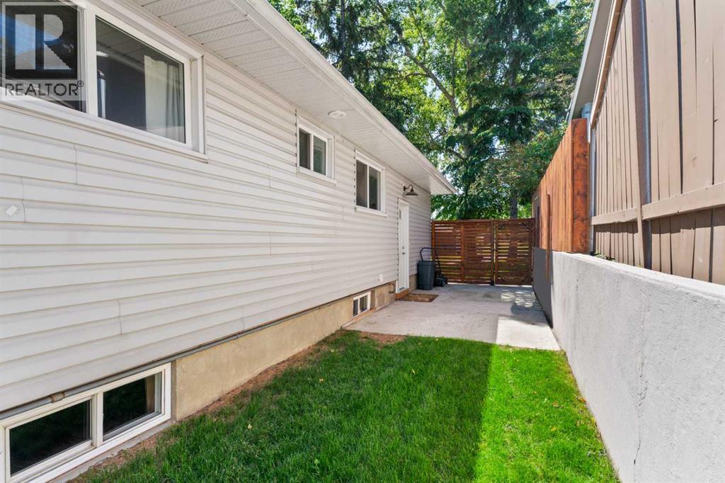 Single Family House Bungalow for Sale in  Haddon Road SW Haysboro Calgary 