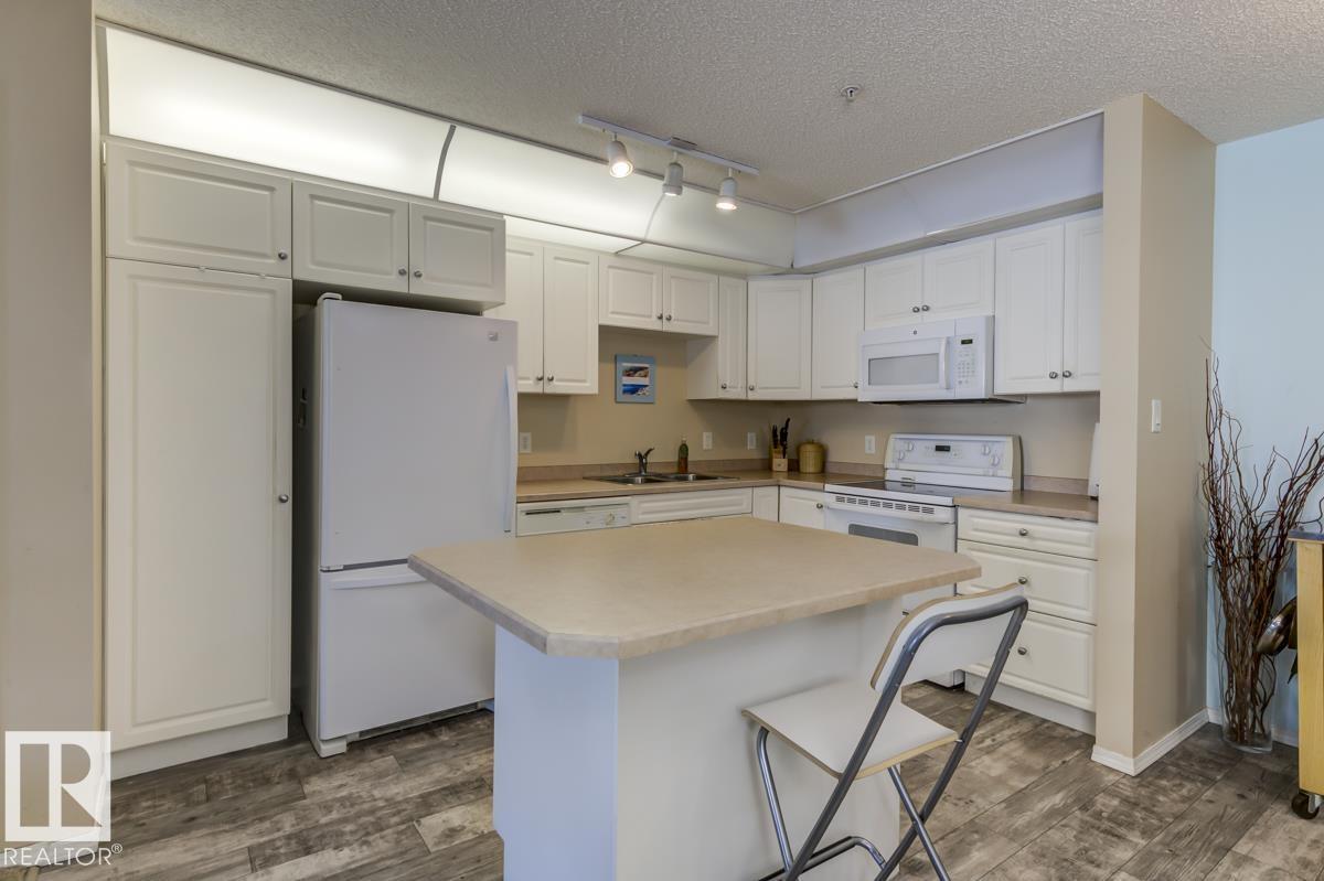 #318 100 FOXHAVEN DR, Sherwood Park