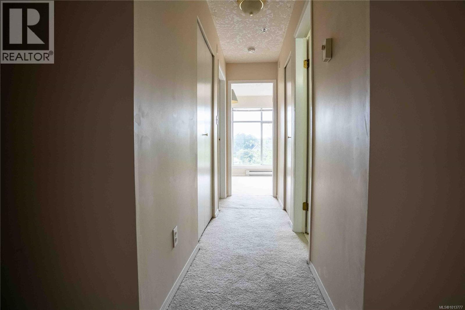 305 2511 Quadra Street, Victoria