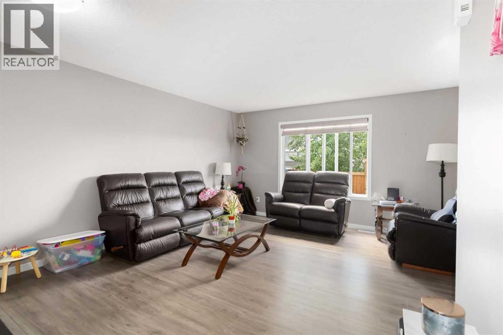 711 Beacon Hill, Fort McMurray