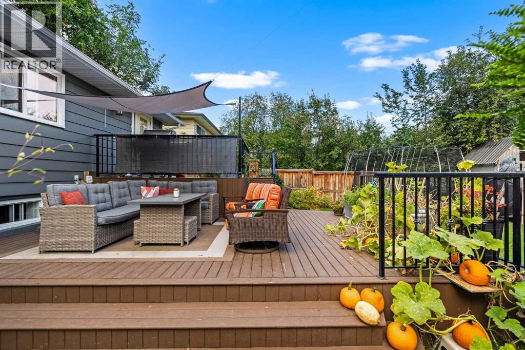 Single Family House 4 Level for Sale in  Harley Road SW Haysboro Calgary 