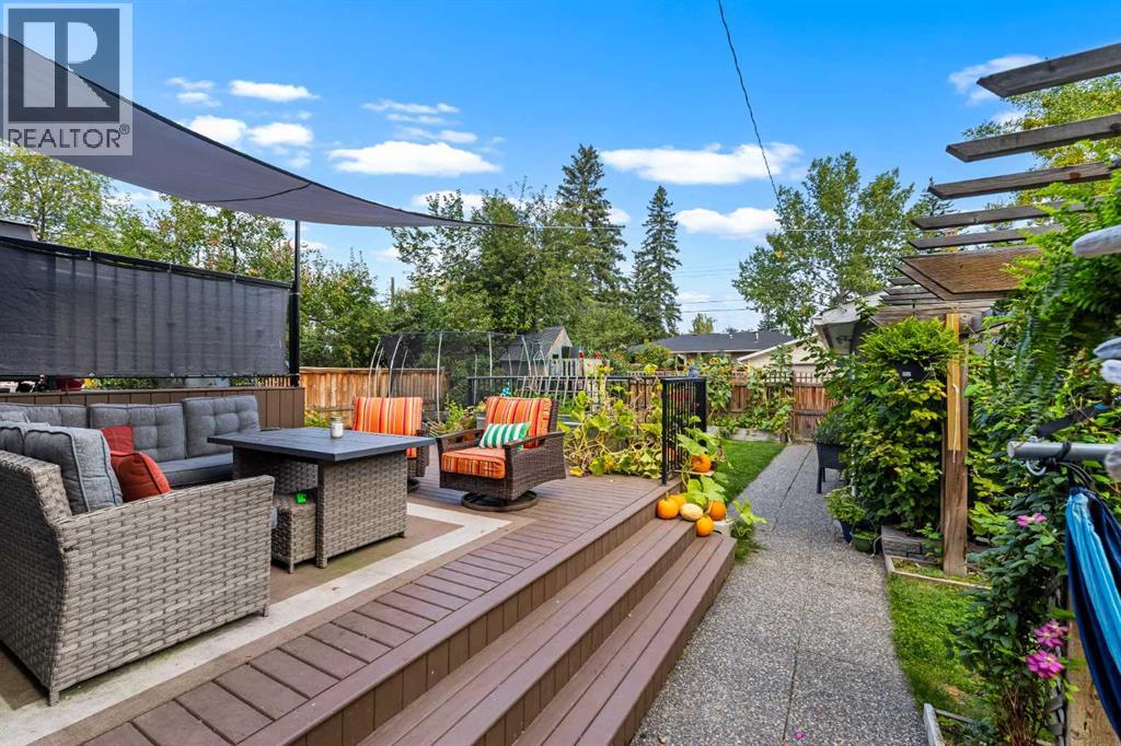 Single Family House 4 Level for Sale in  Harley Road SW Haysboro Calgary 