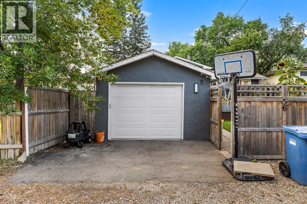 Single Family House 4 Level for Sale in  Harley Road SW Haysboro Calgary 