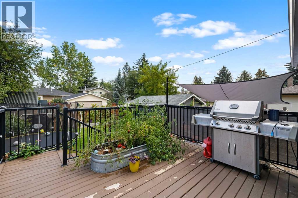 Single Family House 4 Level for Sale in  Harley Road SW Haysboro Calgary 