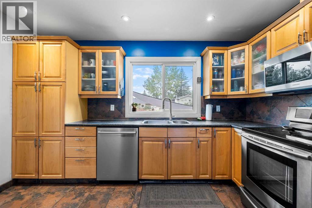 Single Family House 4 Level for Sale in  Harley Road SW Haysboro Calgary 