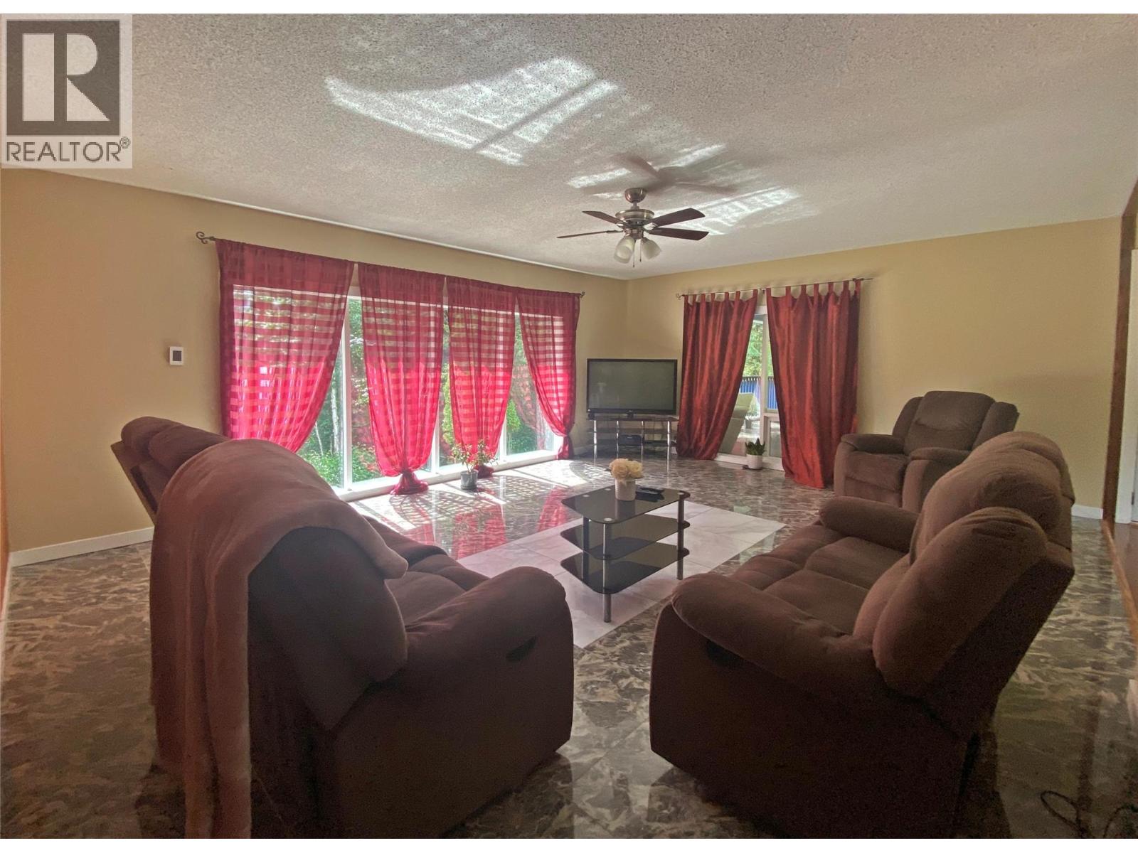6064 Creekside Road, Barriere