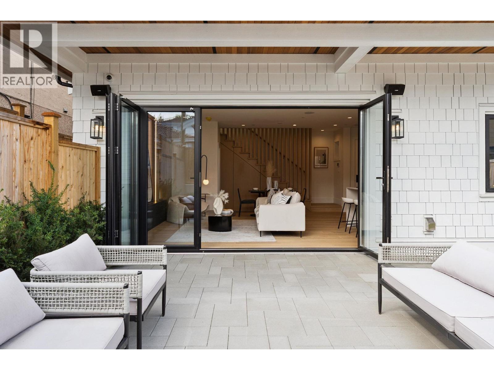 4868 DUMFRIES STREET, Vancouver