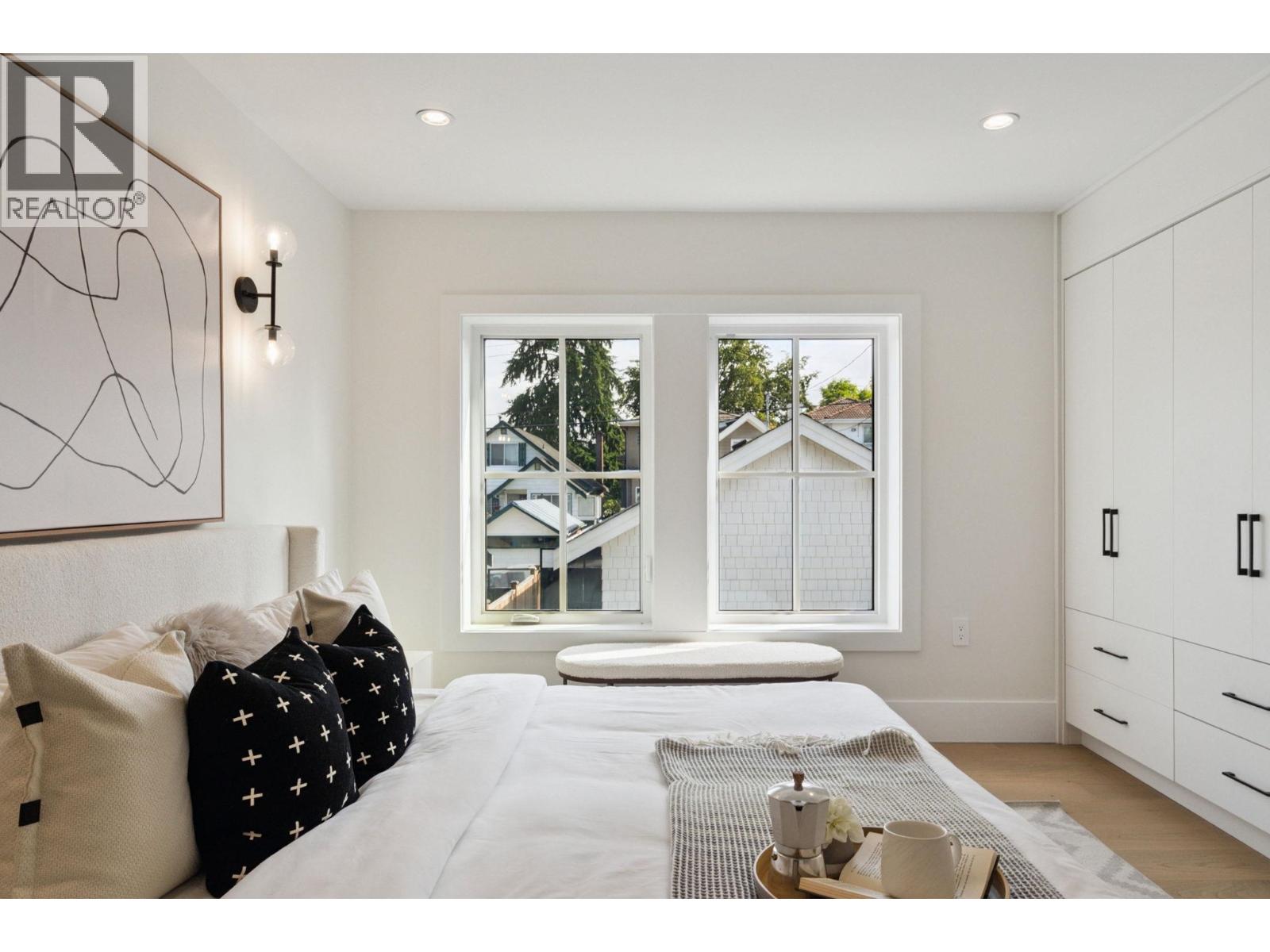 4868 DUMFRIES STREET, Vancouver