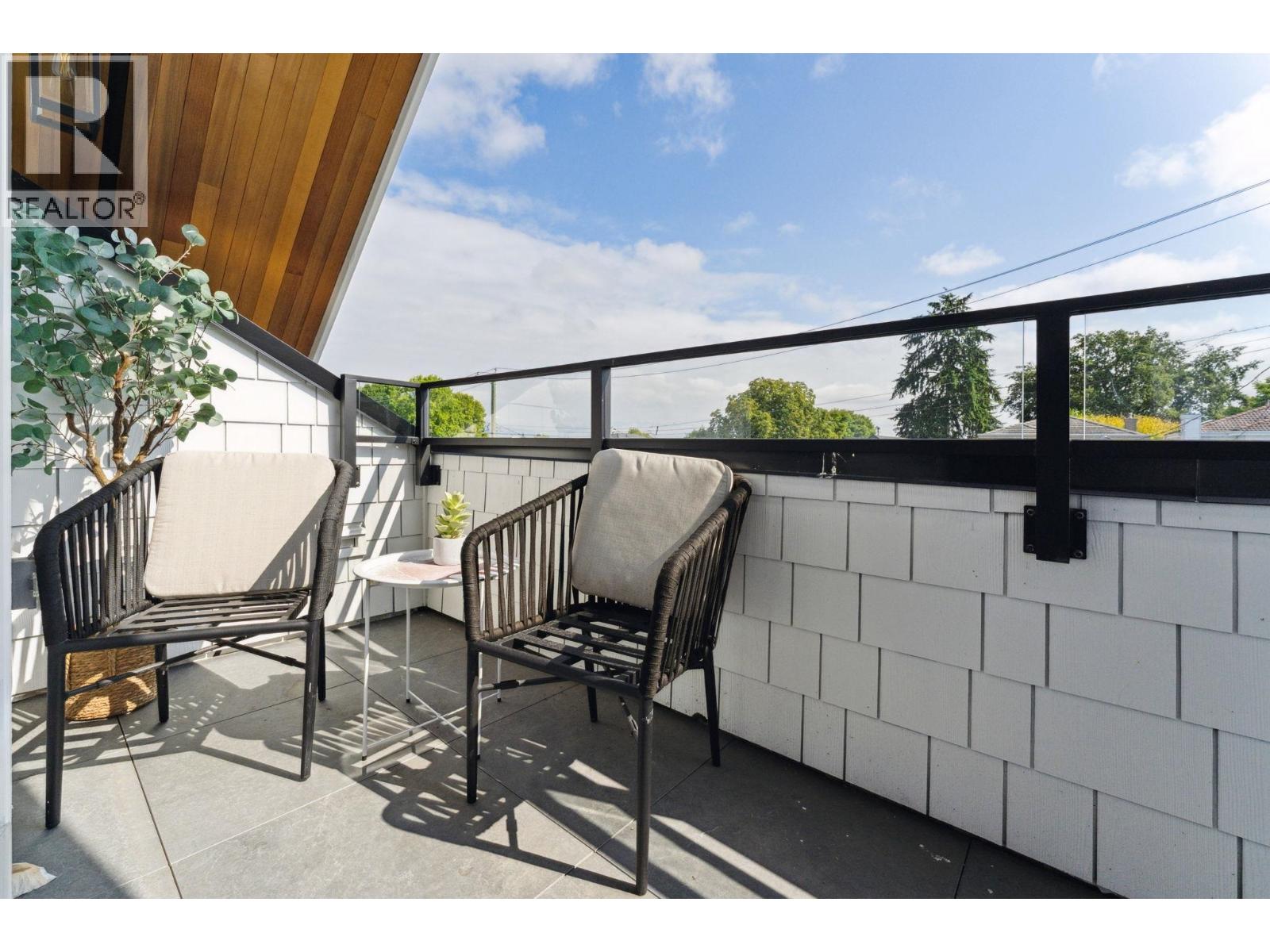 4868 DUMFRIES STREET, Vancouver