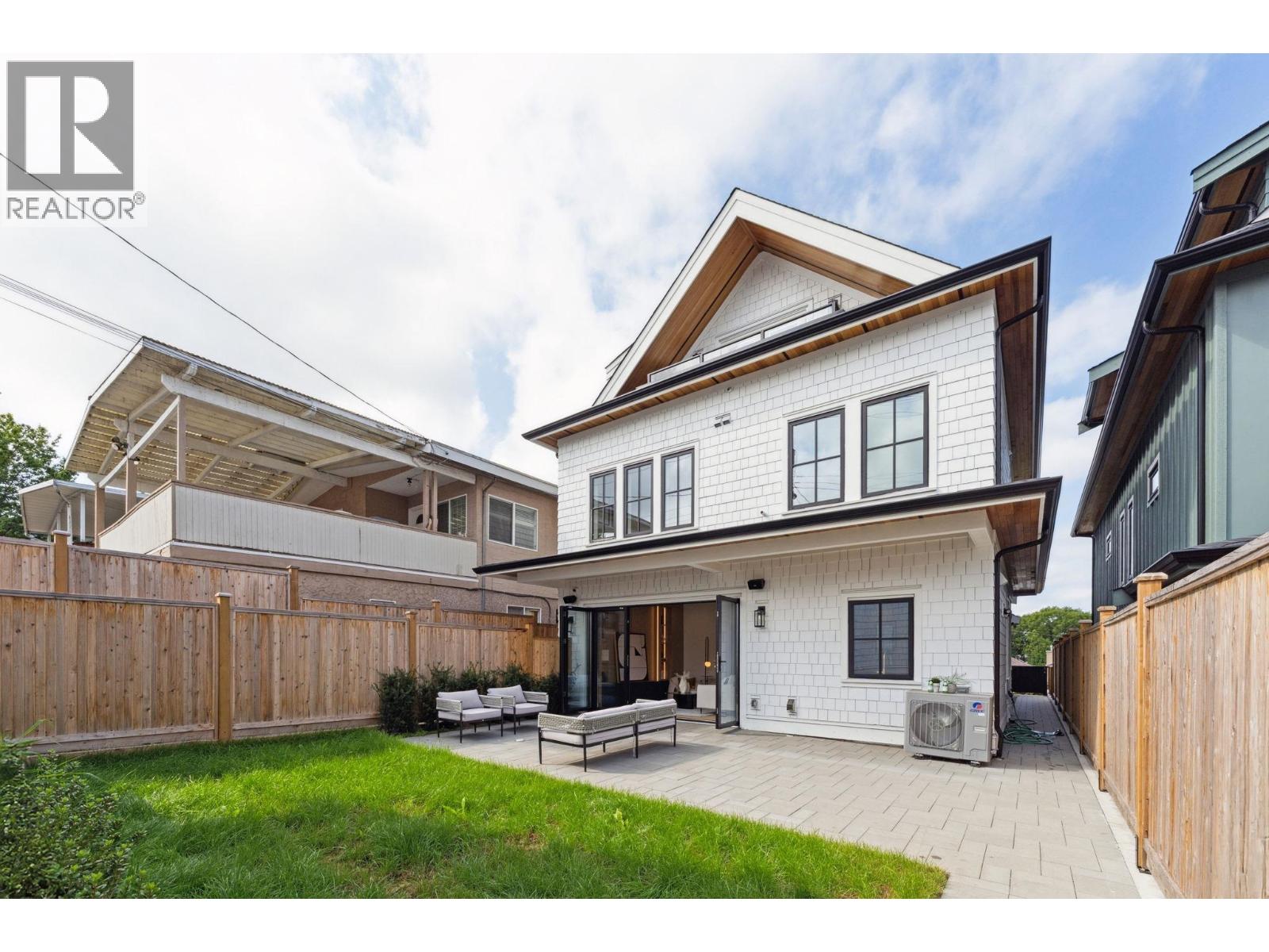 4868 DUMFRIES STREET, Vancouver