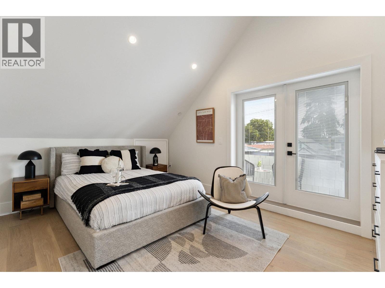 4868 DUMFRIES STREET, Vancouver