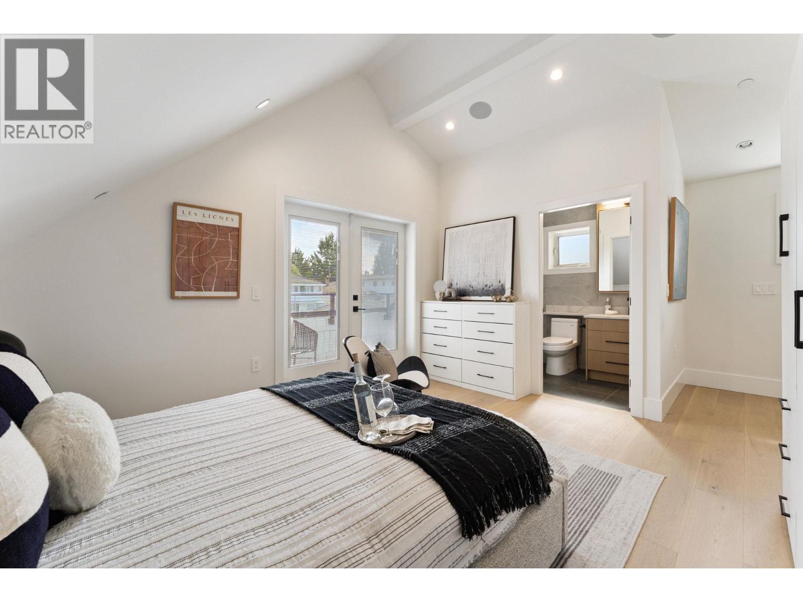 4868 DUMFRIES STREET, Vancouver