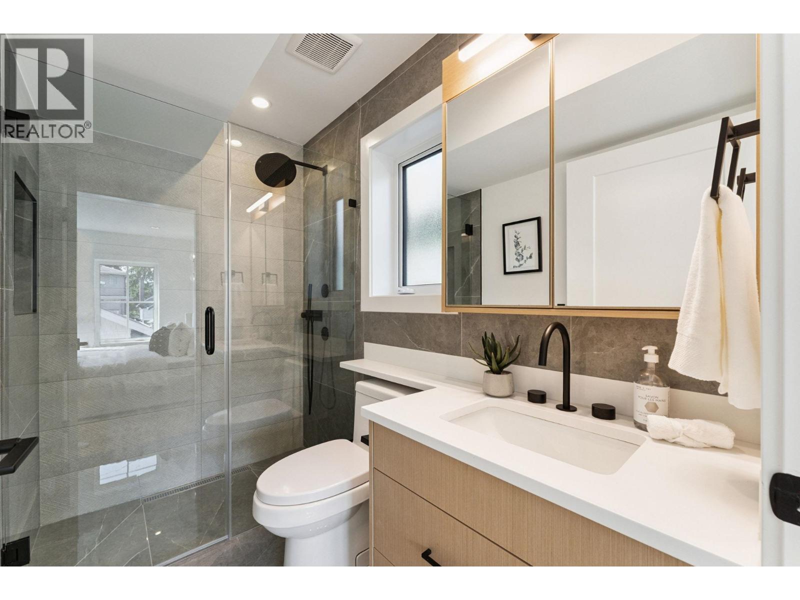 4868 DUMFRIES STREET, Vancouver
