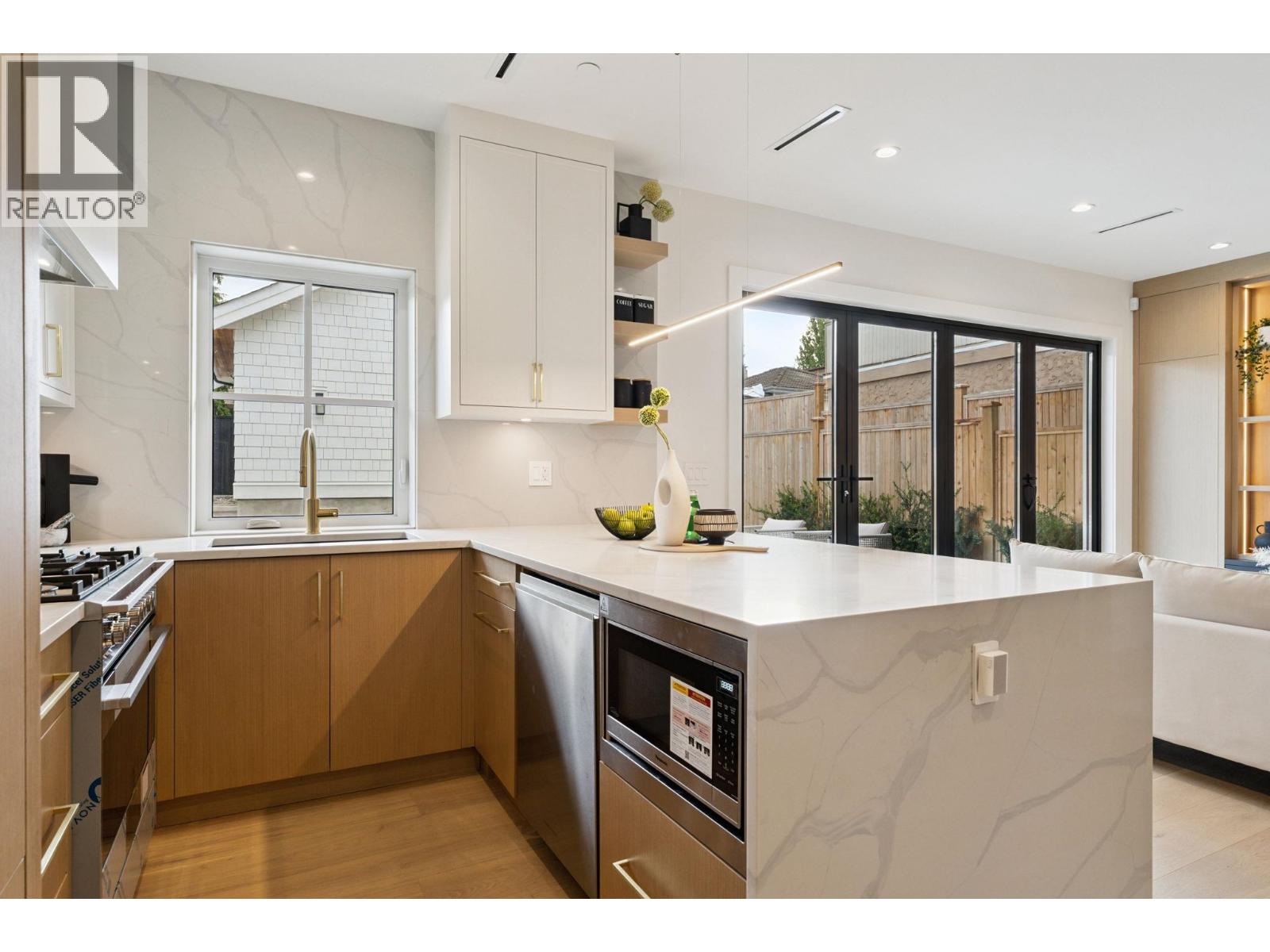 4868 DUMFRIES STREET, Vancouver