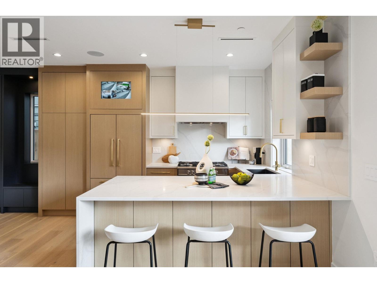 4868 DUMFRIES STREET, Vancouver