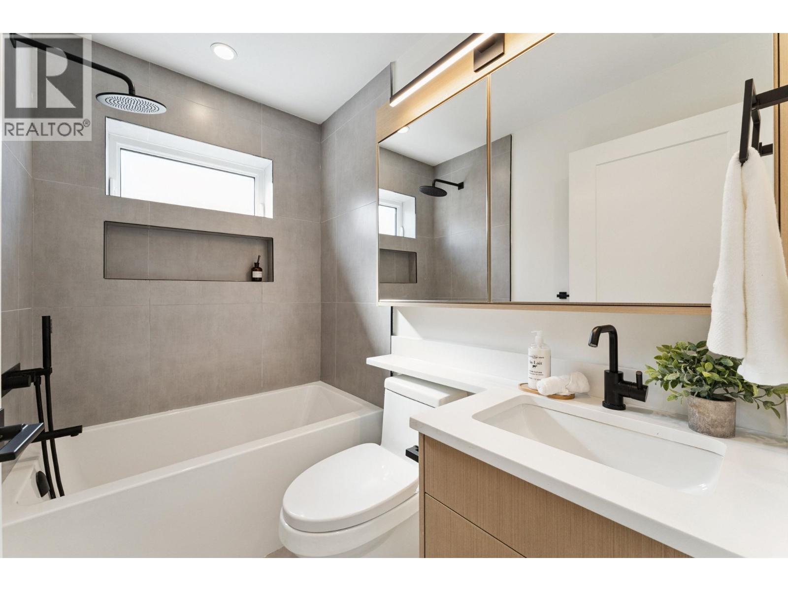 4868 DUMFRIES STREET, Vancouver