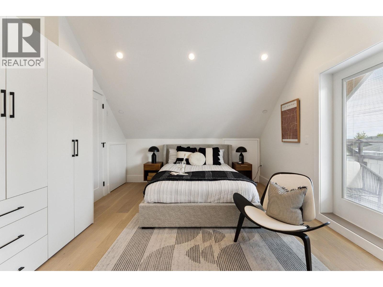4868 DUMFRIES STREET, Vancouver