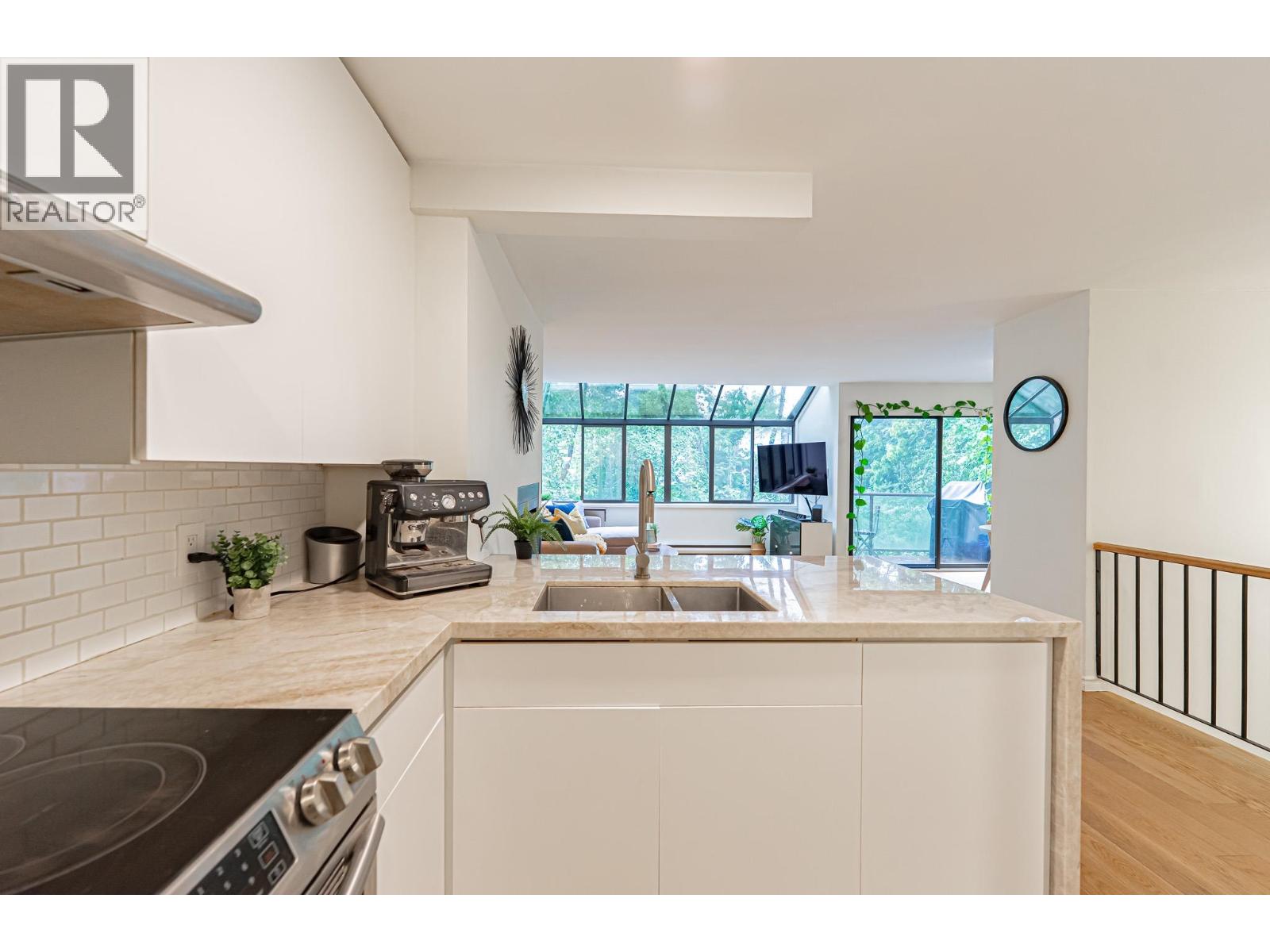 5 1786 ESQUIMALT AVENUE, West Vancouver