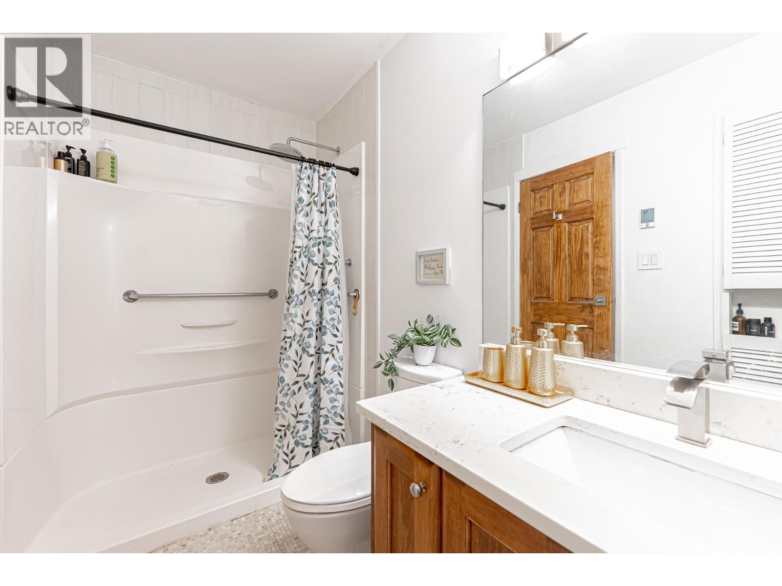 5 1786 ESQUIMALT AVENUE, West Vancouver