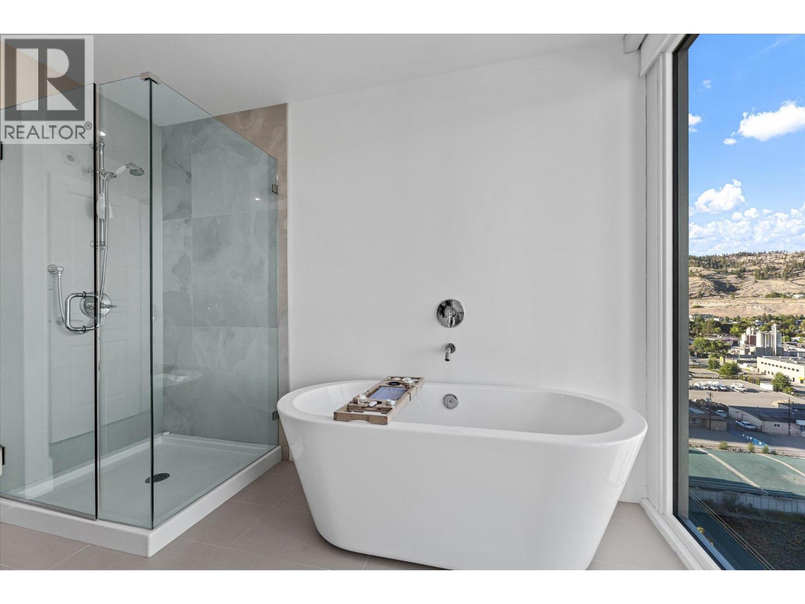 1304 1151 Sunset Drive, Kelowna