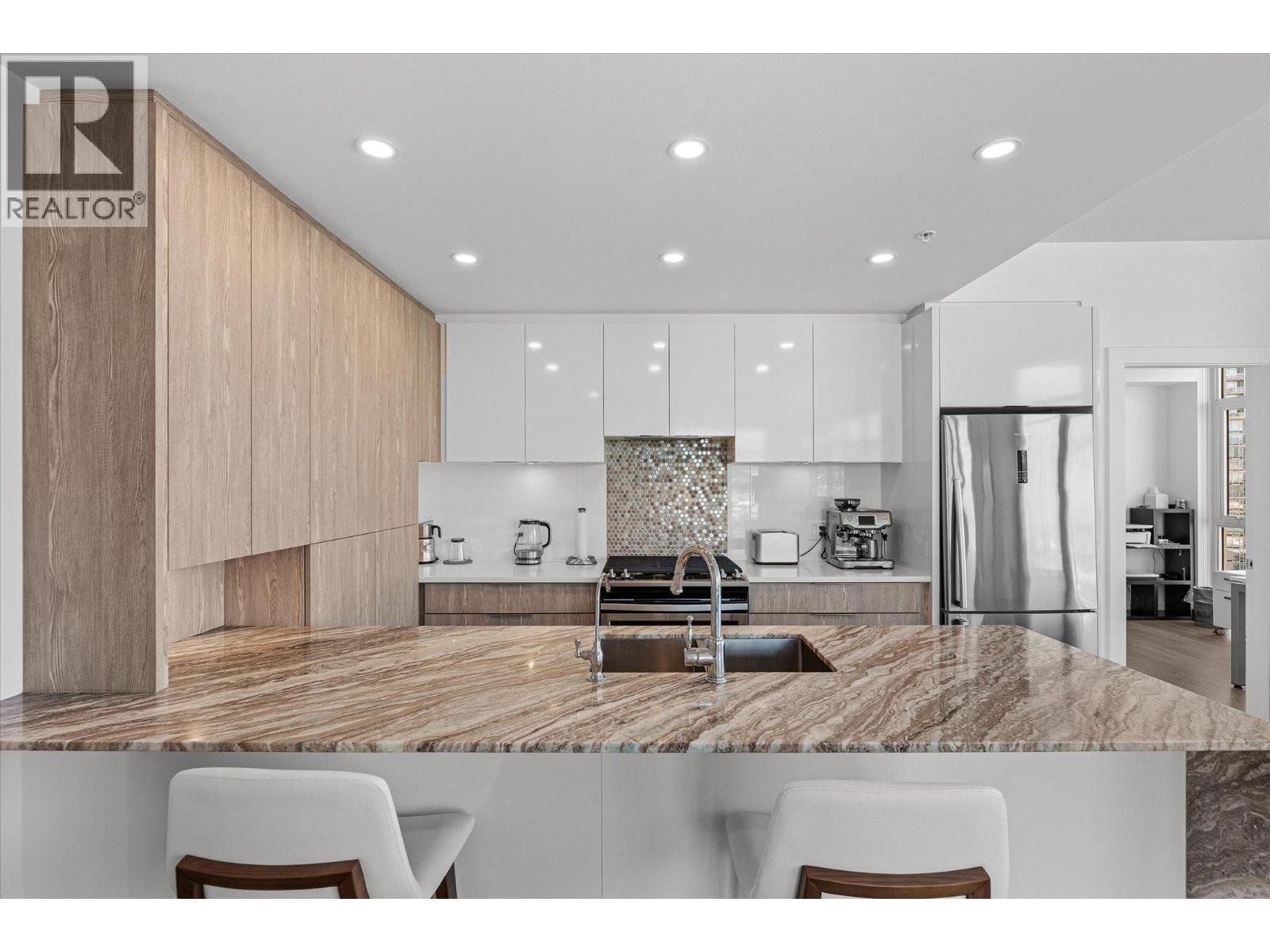 1304 1151 Sunset Drive, Kelowna