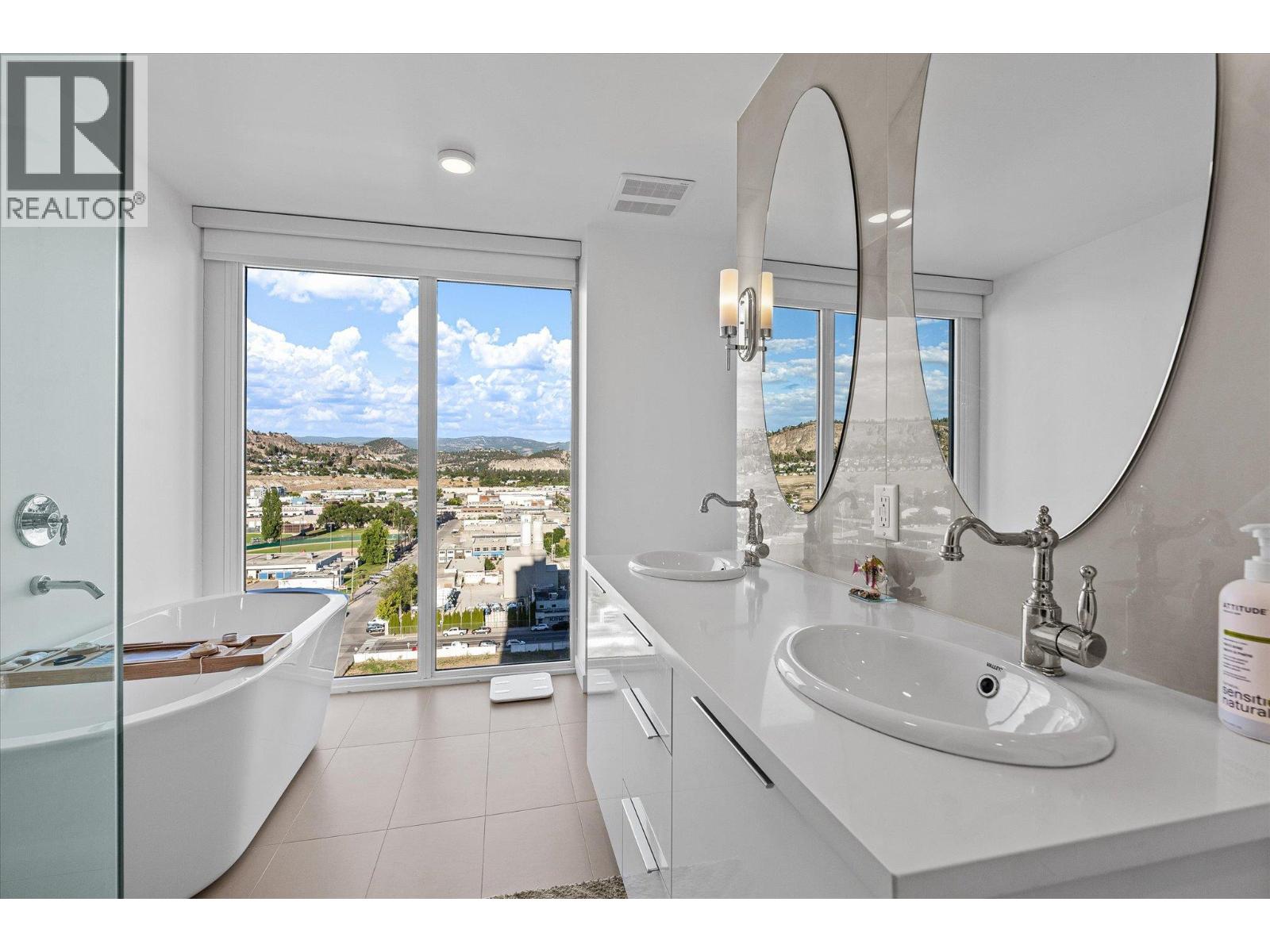 1304 1151 Sunset Drive, Kelowna