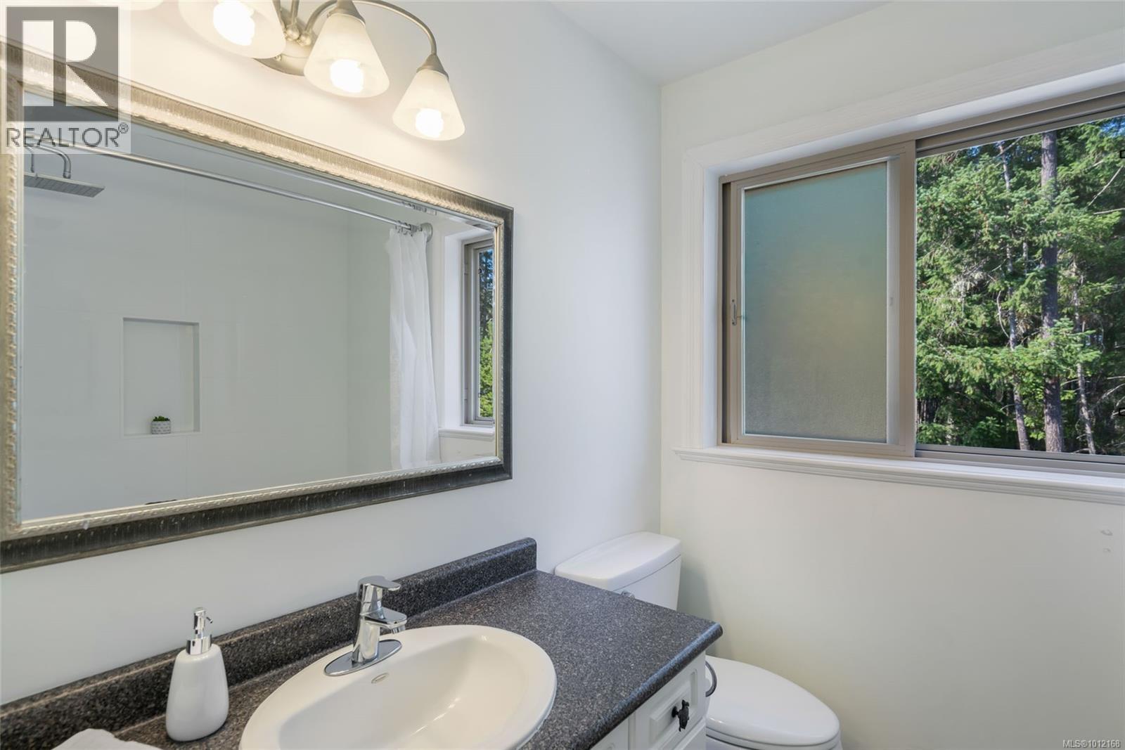 2265 Peterson Rd, Nanoose Bay