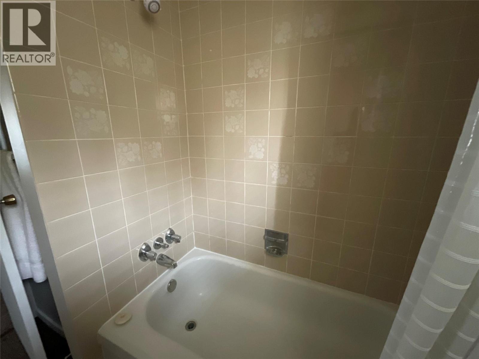 64 Merrick Place - 16