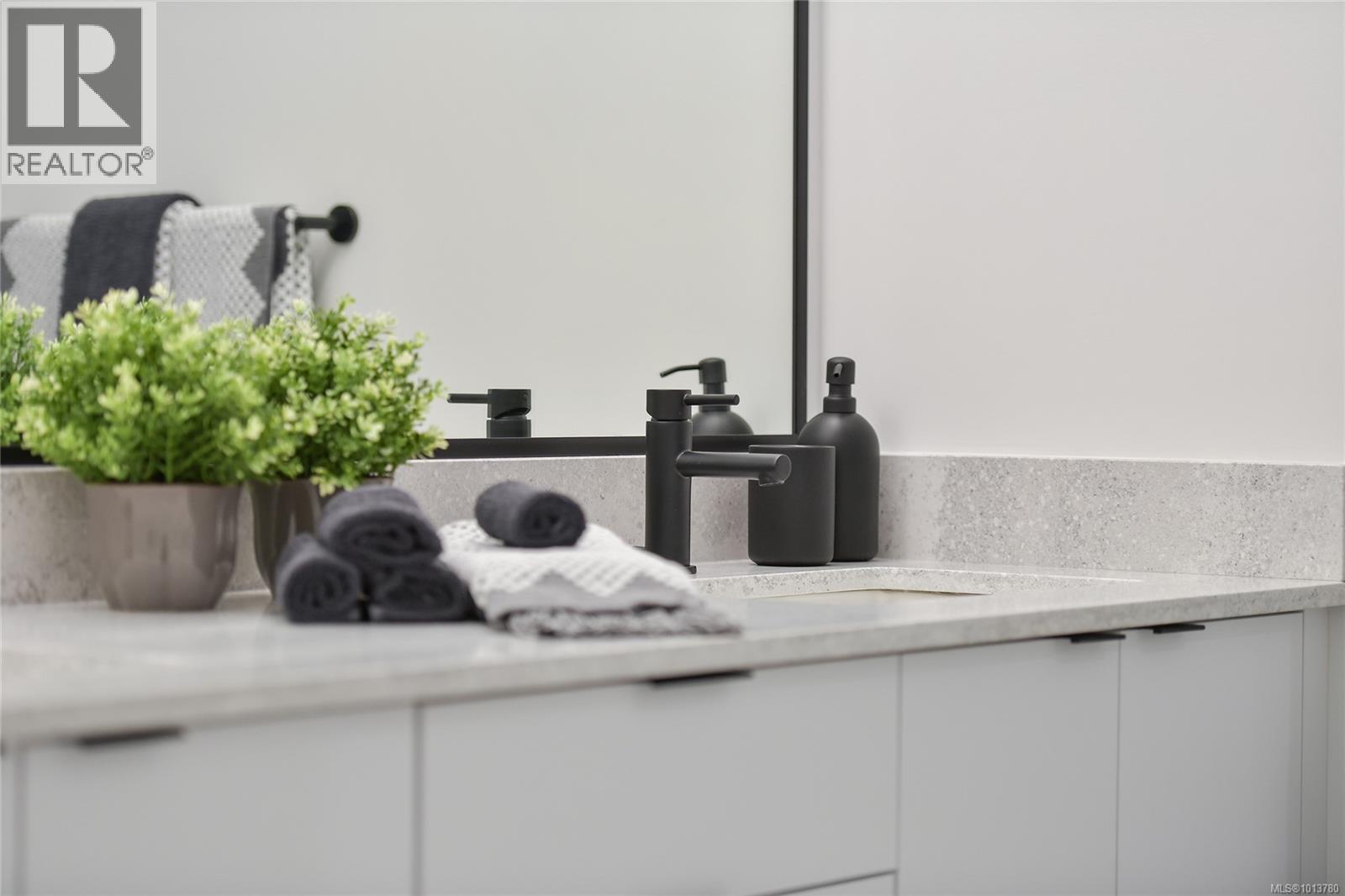 301 1114 Samar Crescent, Langford