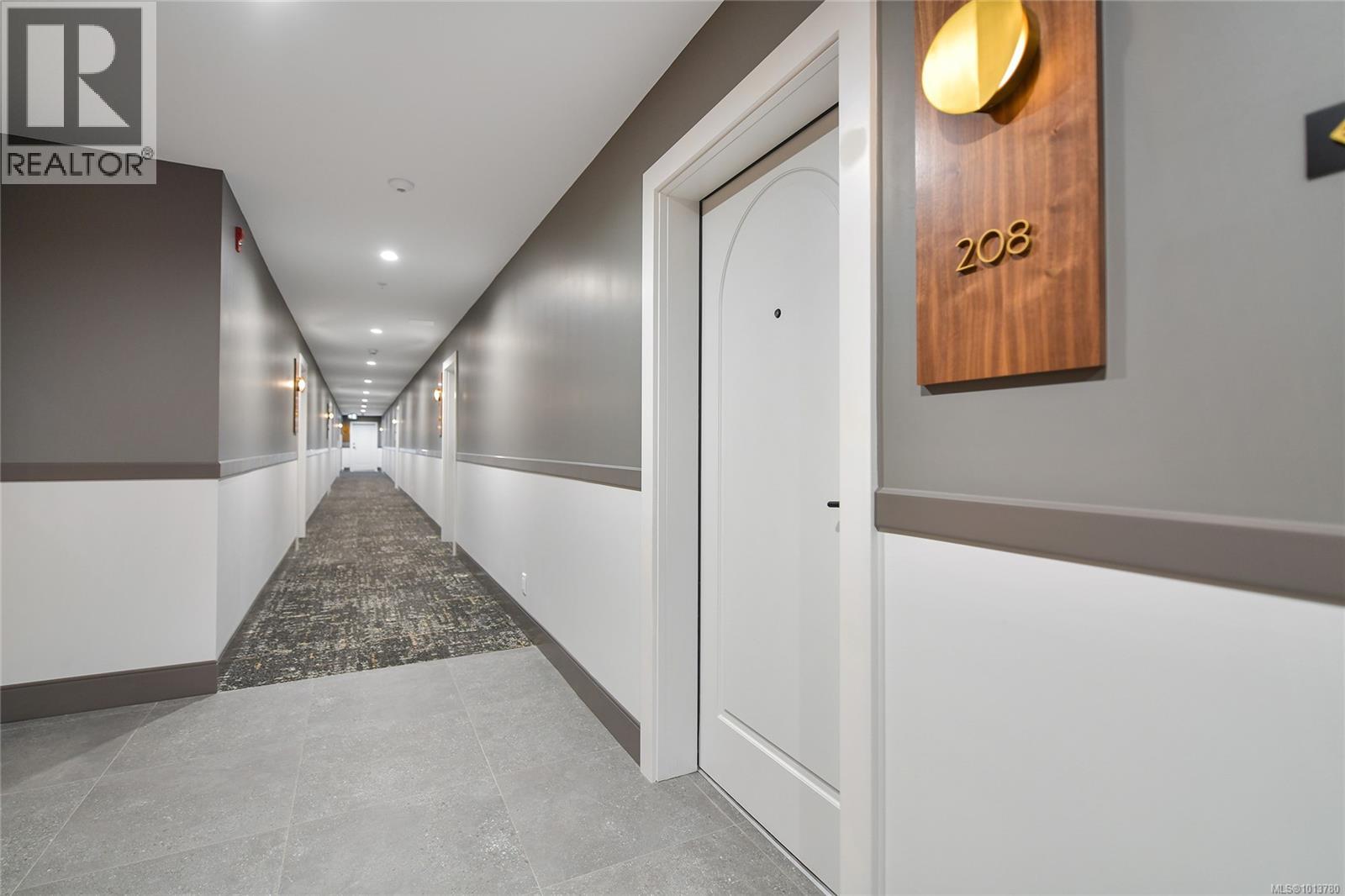 301 1114 Samar Crescent, Langford