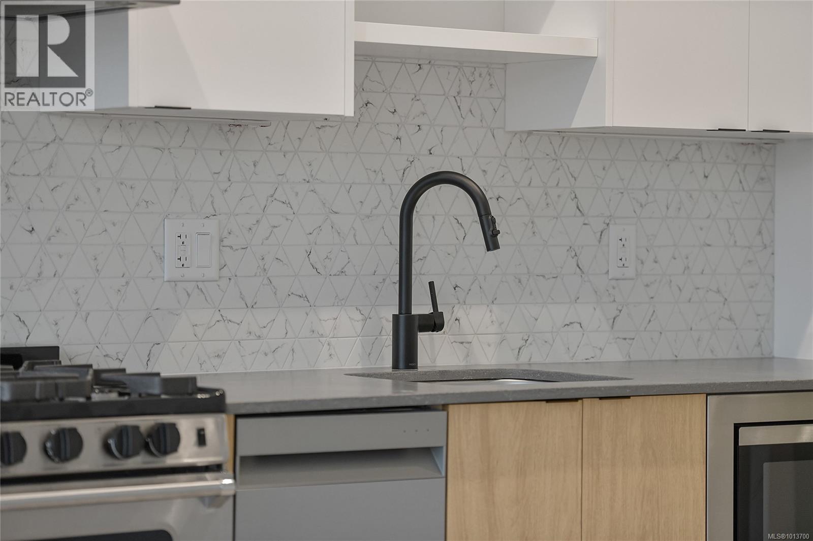 205 1114 Samar Crescent, Langford