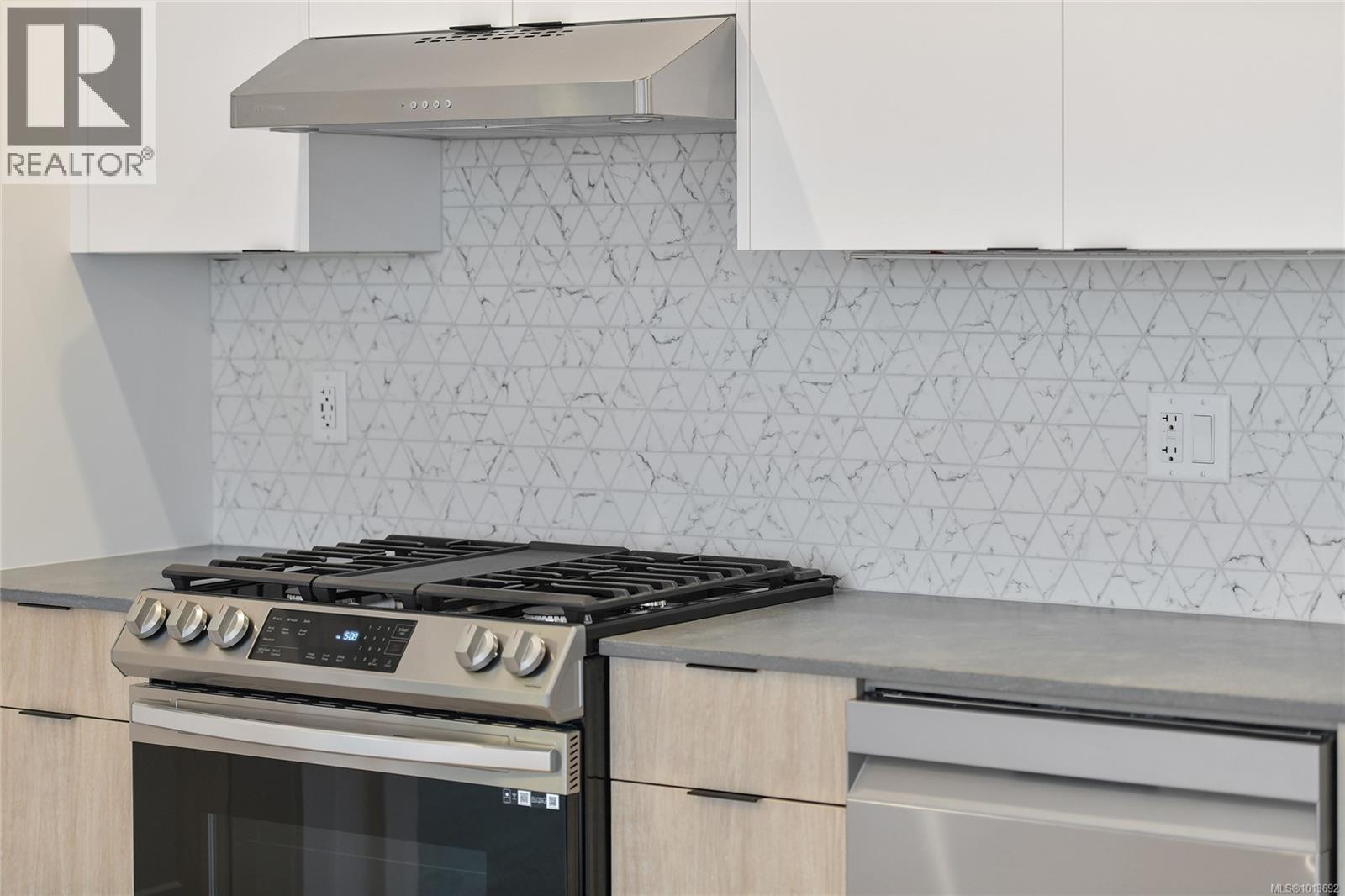 204 1114 Samar Crescent, Langford