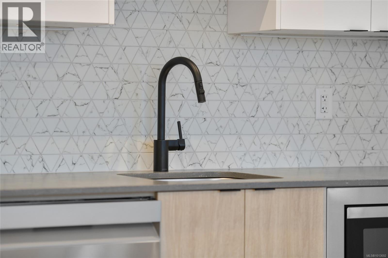 204 1114 Samar Crescent, Langford